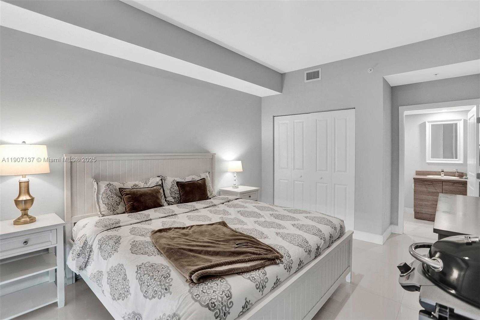 Imagen de Pequeño Objeto