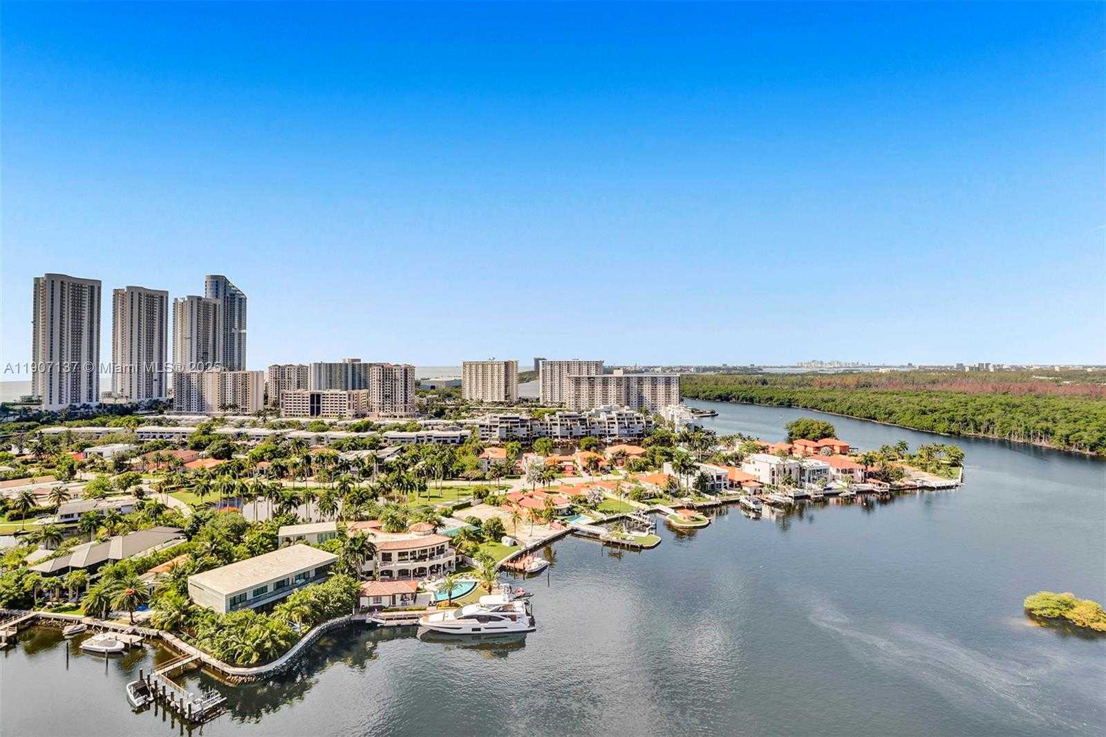 Imagen de Pequeño Objeto