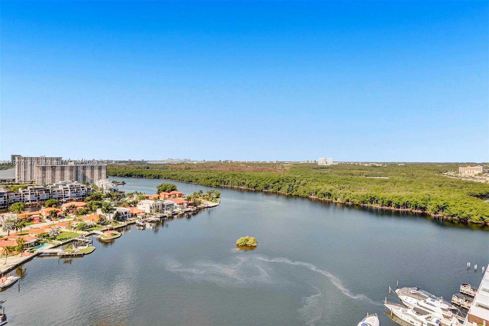 Imagen de Pequeño Objeto