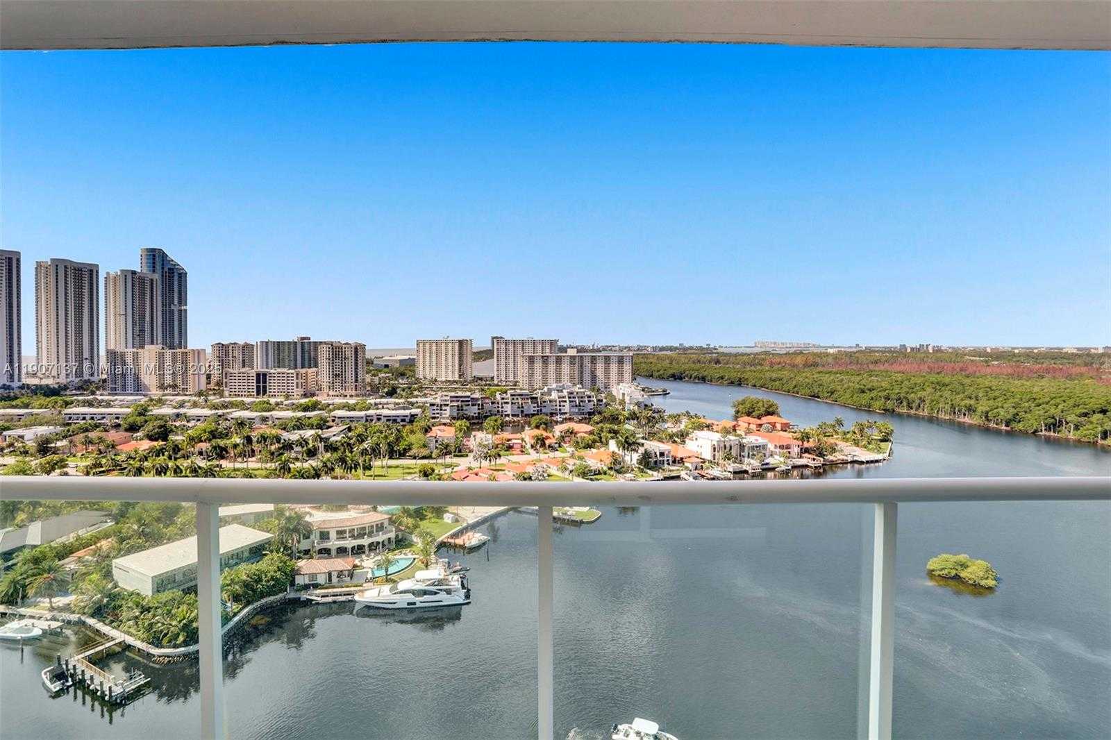 Imagen de Pequeño Objeto