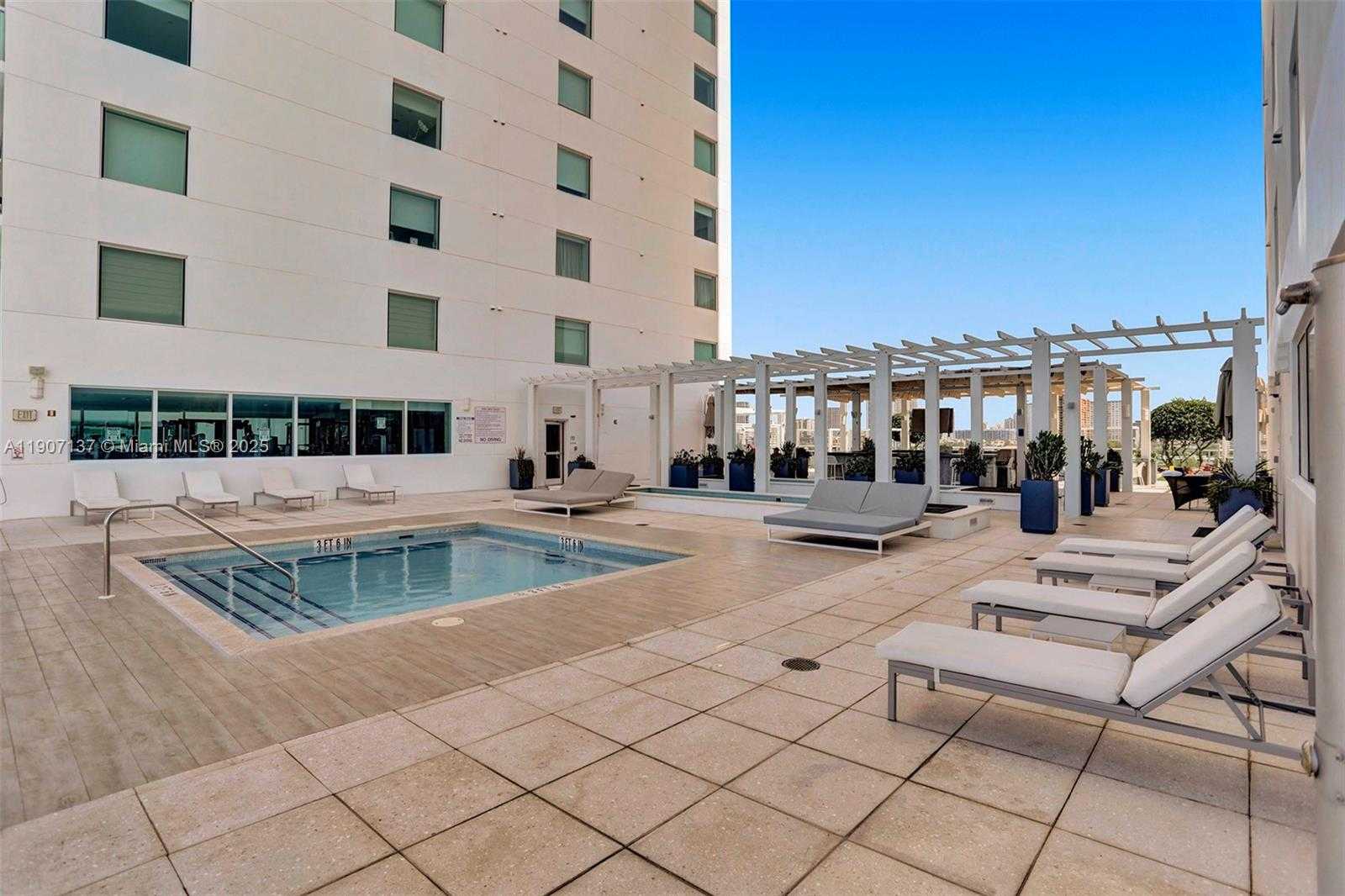 Imagen de Pequeño Objeto