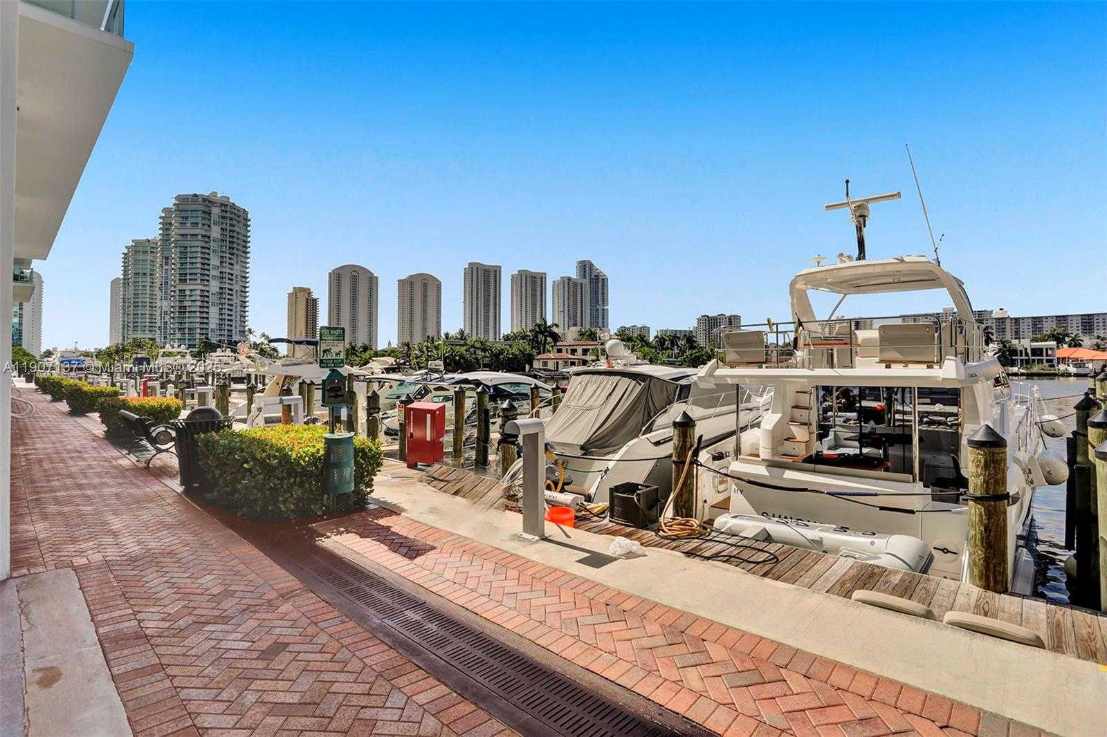 Imagen de Pequeño Objeto