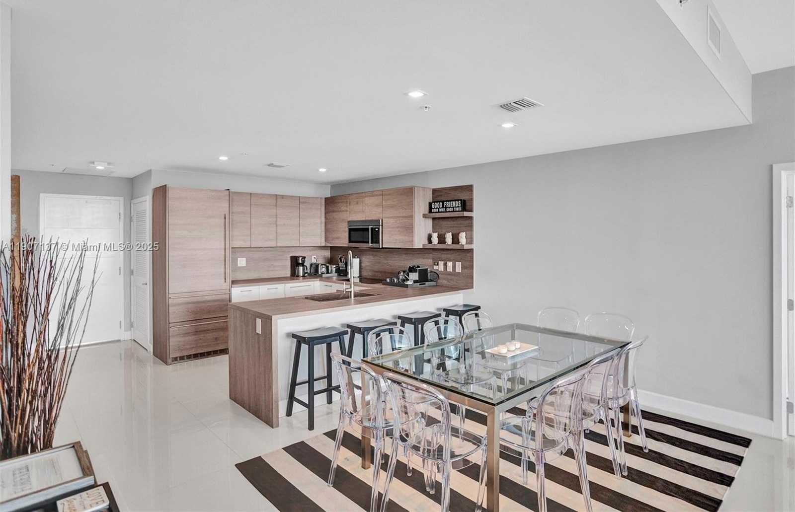 Imagen de Pequeño Objeto