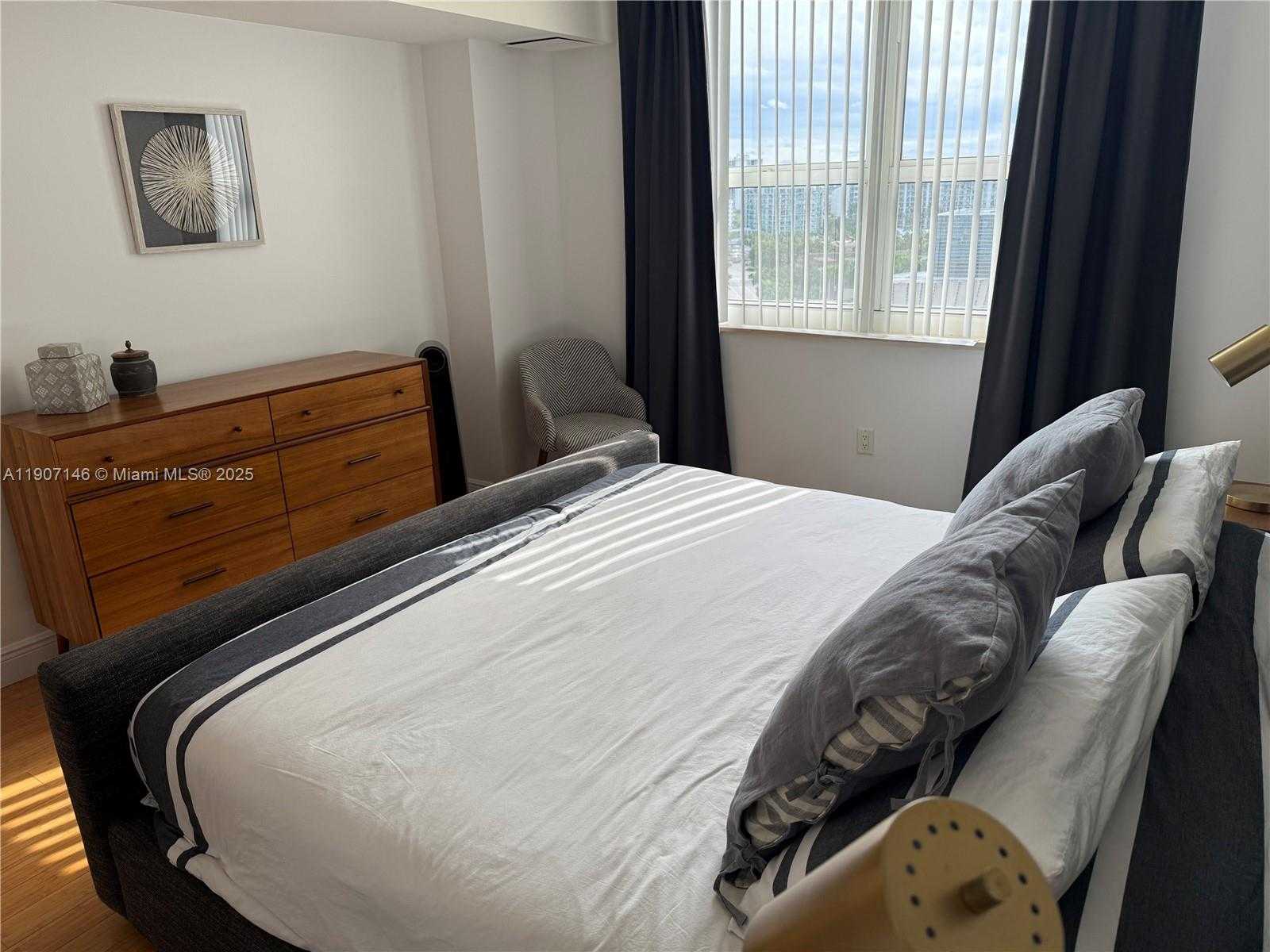 Small Image of 19501 WEST COUNTRY CLUB DR #1405, Aventura Number 8