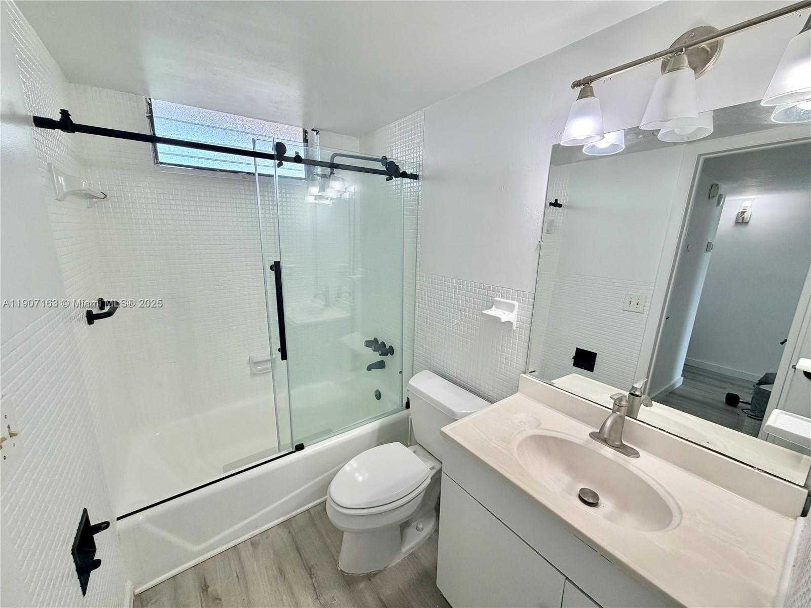 Small Image of 2999 POINT EAST DR #C611, Aventura Number 9