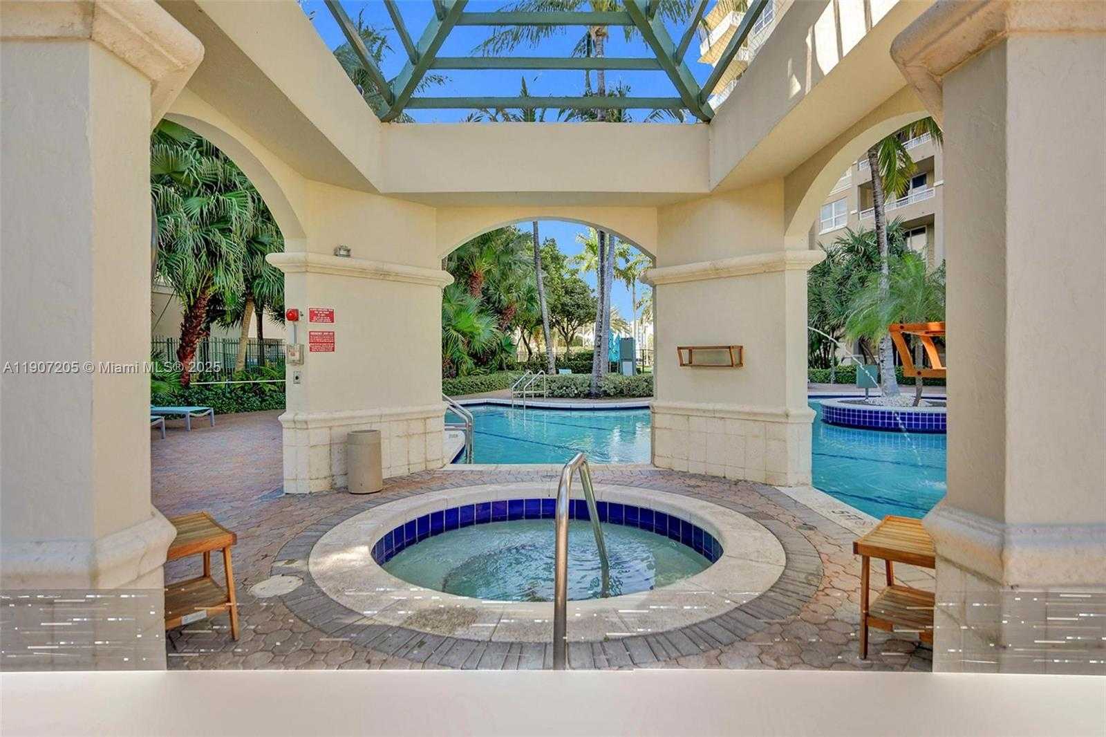 Small Image of 19501 WEST COUNTRY CLUB DR #2507, Aventura Number 10
