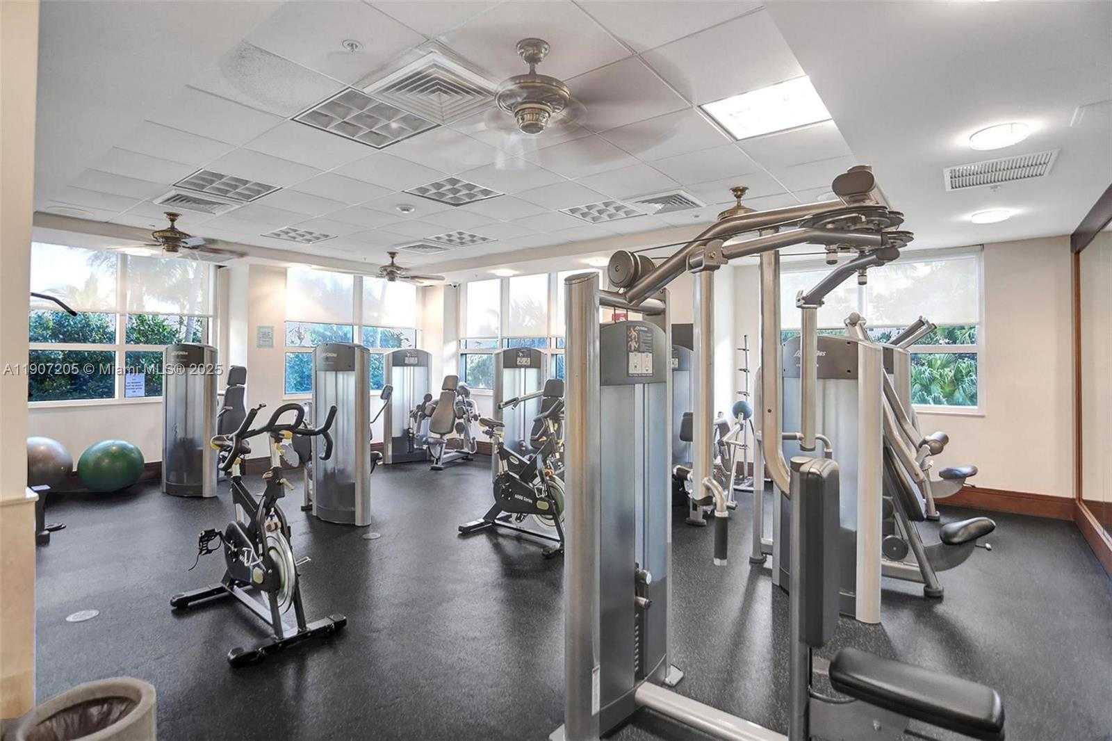 Small Image of 19501 WEST COUNTRY CLUB DR #2507, Aventura Number 16