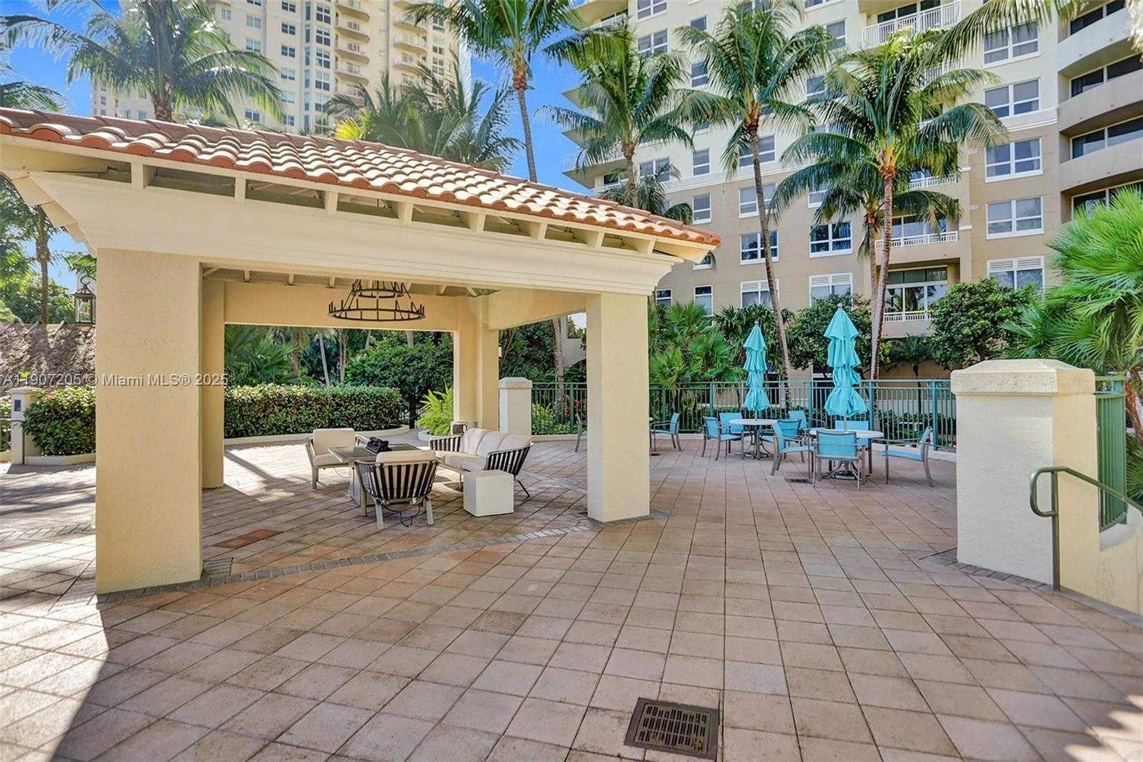 Small Image of 19501 WEST COUNTRY CLUB DR #2507, Aventura Number 3