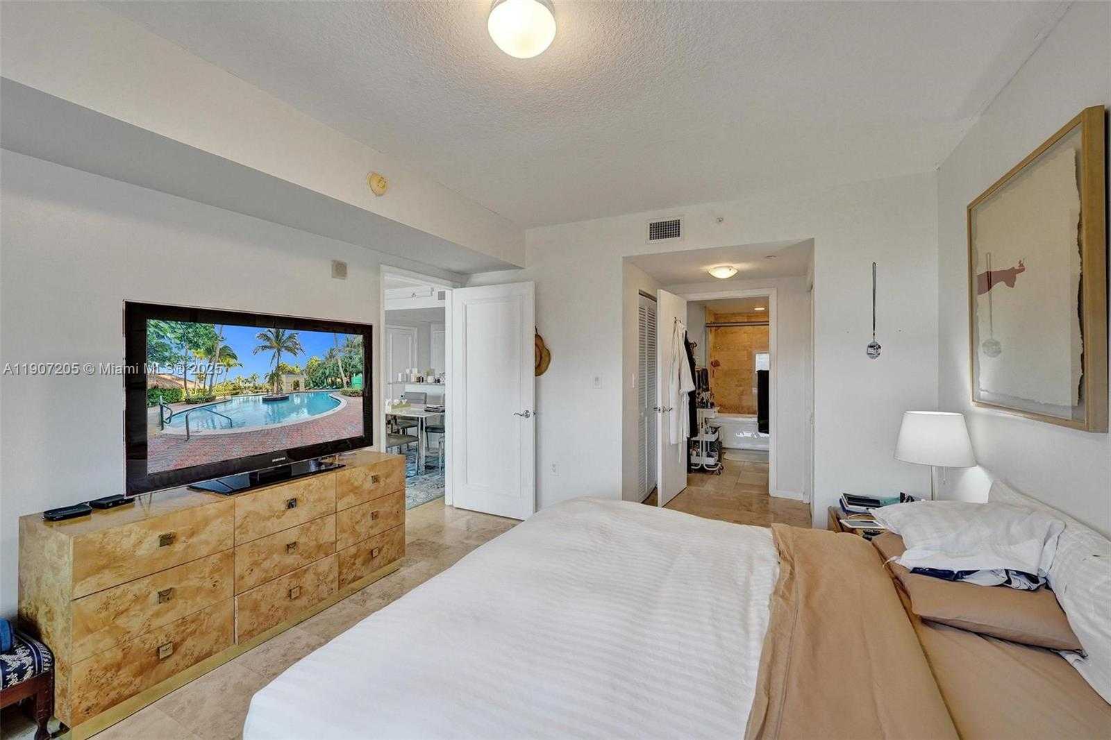 Small Image of 19501 WEST COUNTRY CLUB DR #2507, Aventura Number 52