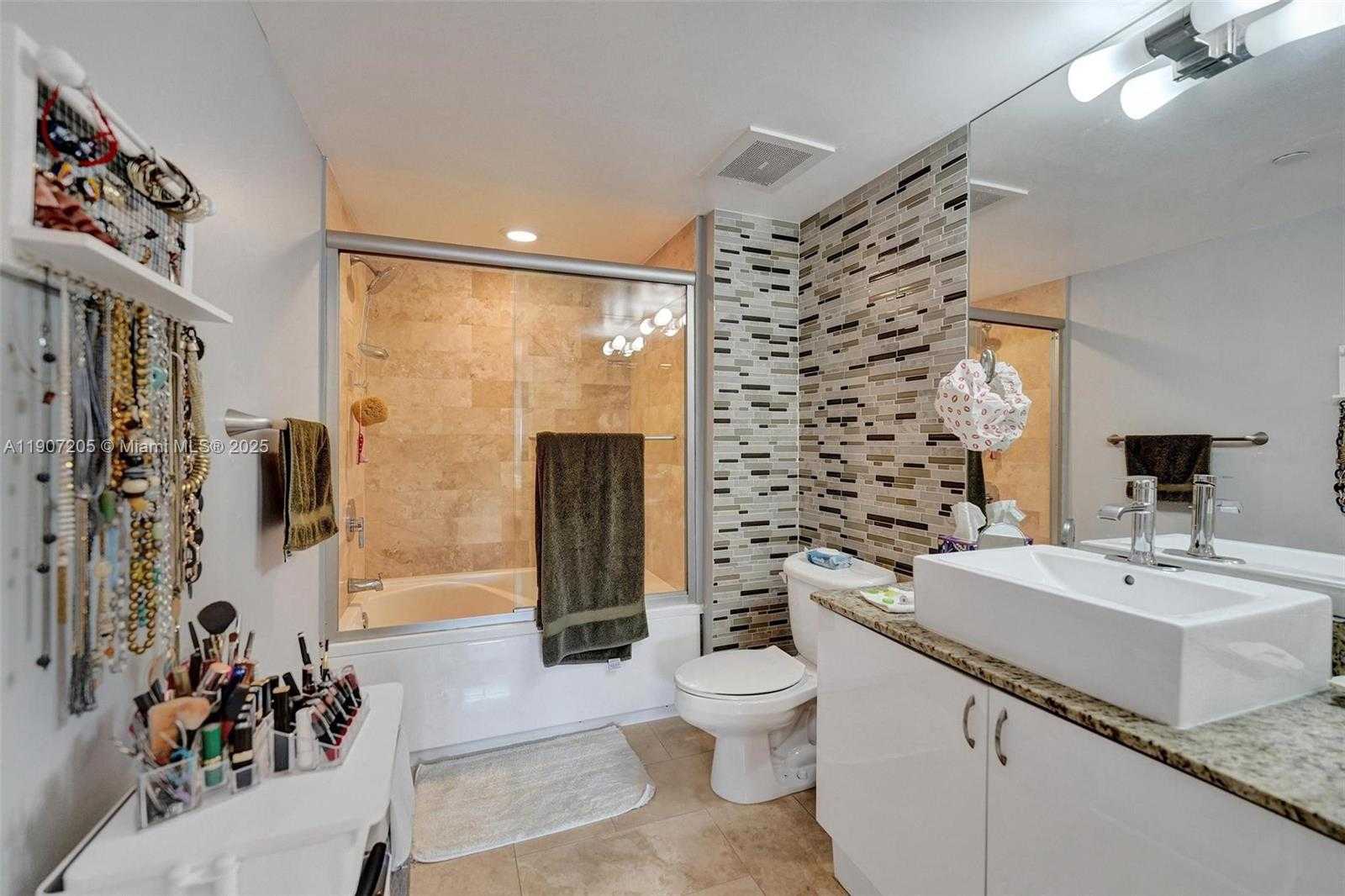 Small Image of 19501 WEST COUNTRY CLUB DR #2507, Aventura Number 53