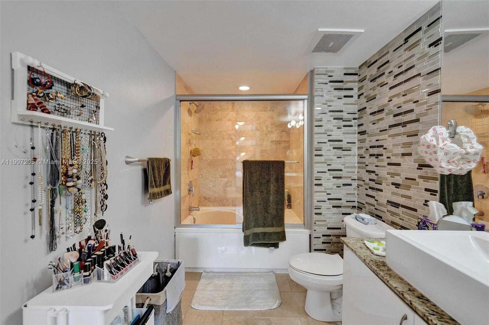 Small Image of 19501 WEST COUNTRY CLUB DR #2507, Aventura Number 54