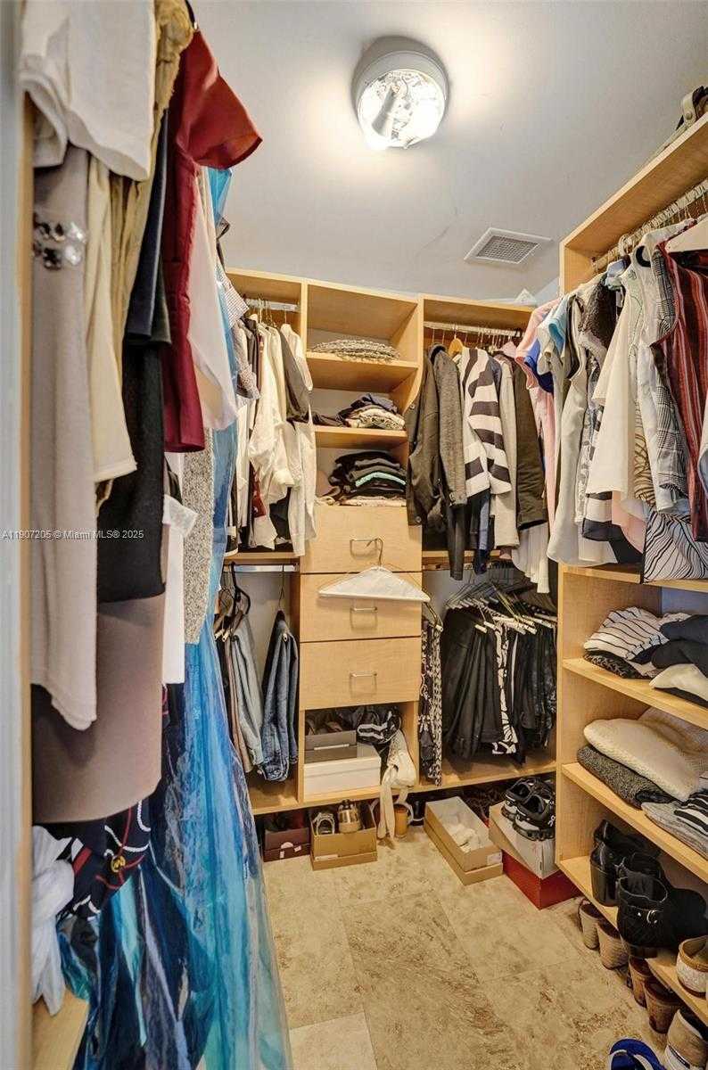 Small Image of 19501 WEST COUNTRY CLUB DR #2507, Aventura Number 55