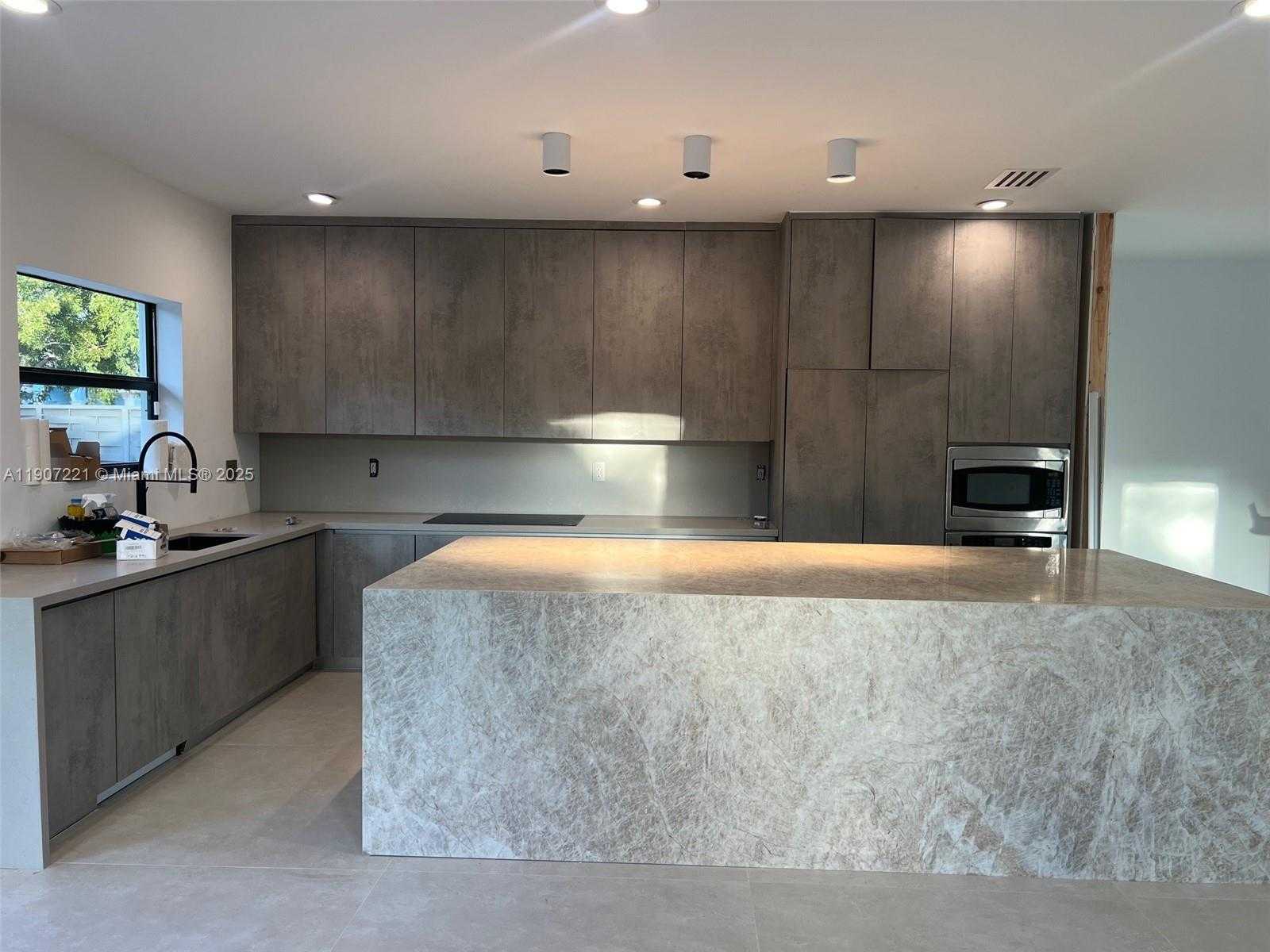 Small Image of 12790 SOUTH WEST 91ST AVE #-, Miami Number 14