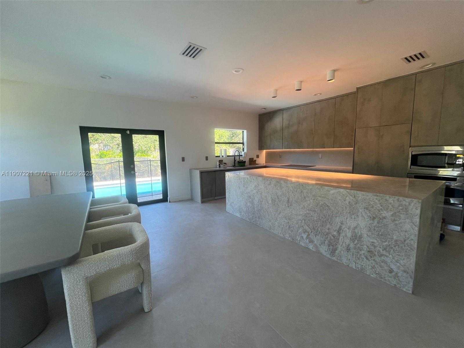 Small Image of 12790 SOUTH WEST 91ST AVE #-, Miami Number 16