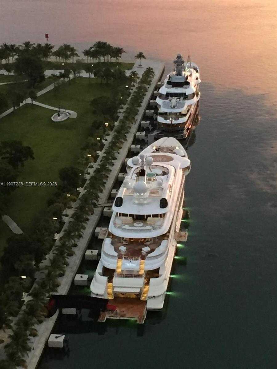 Small Image of 888 BISCAYNE BLVD #2709, Miami Number 30