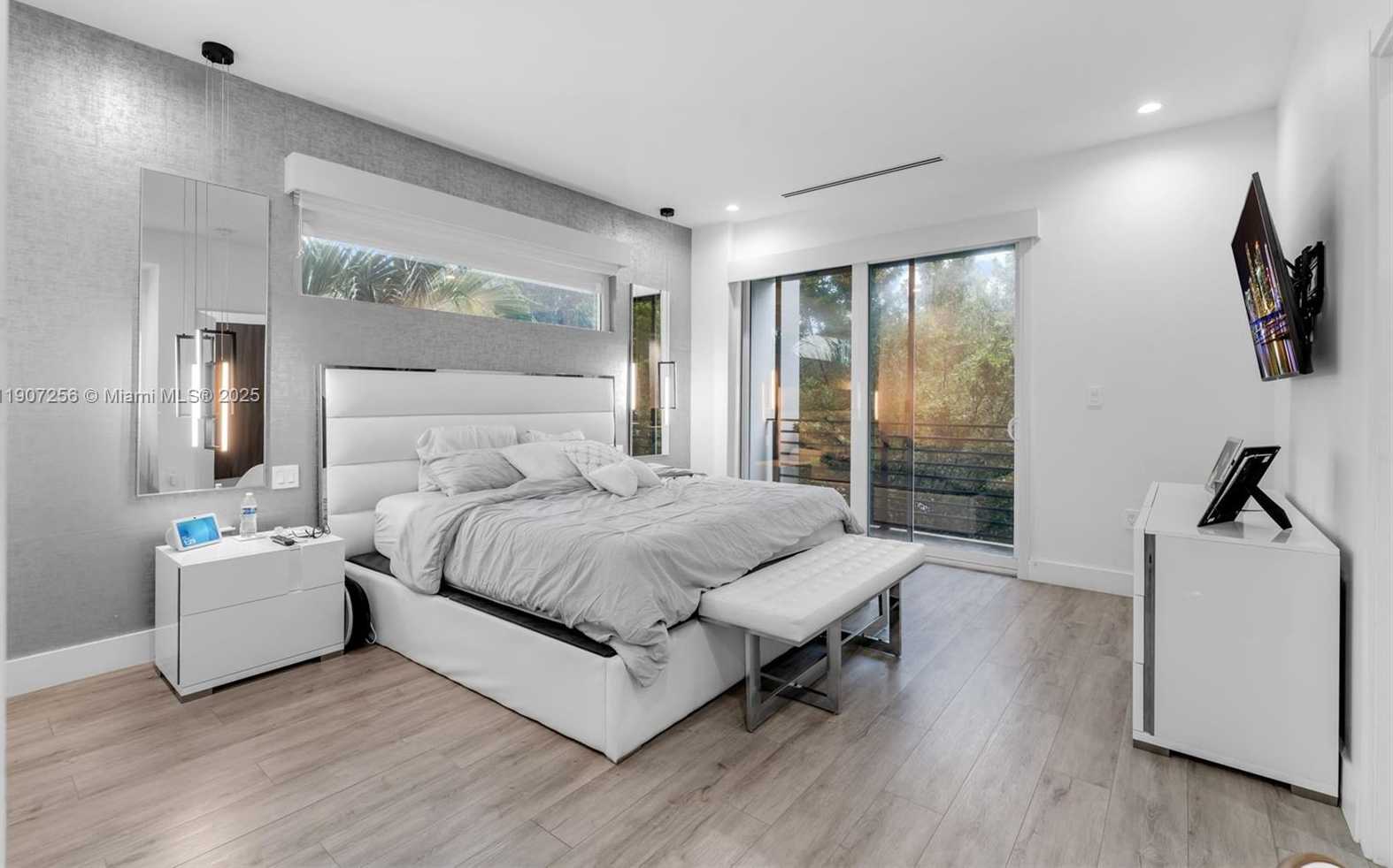 Small Image of 3048 SOUTH WEST 18TH ST #3048, Miami Number 15