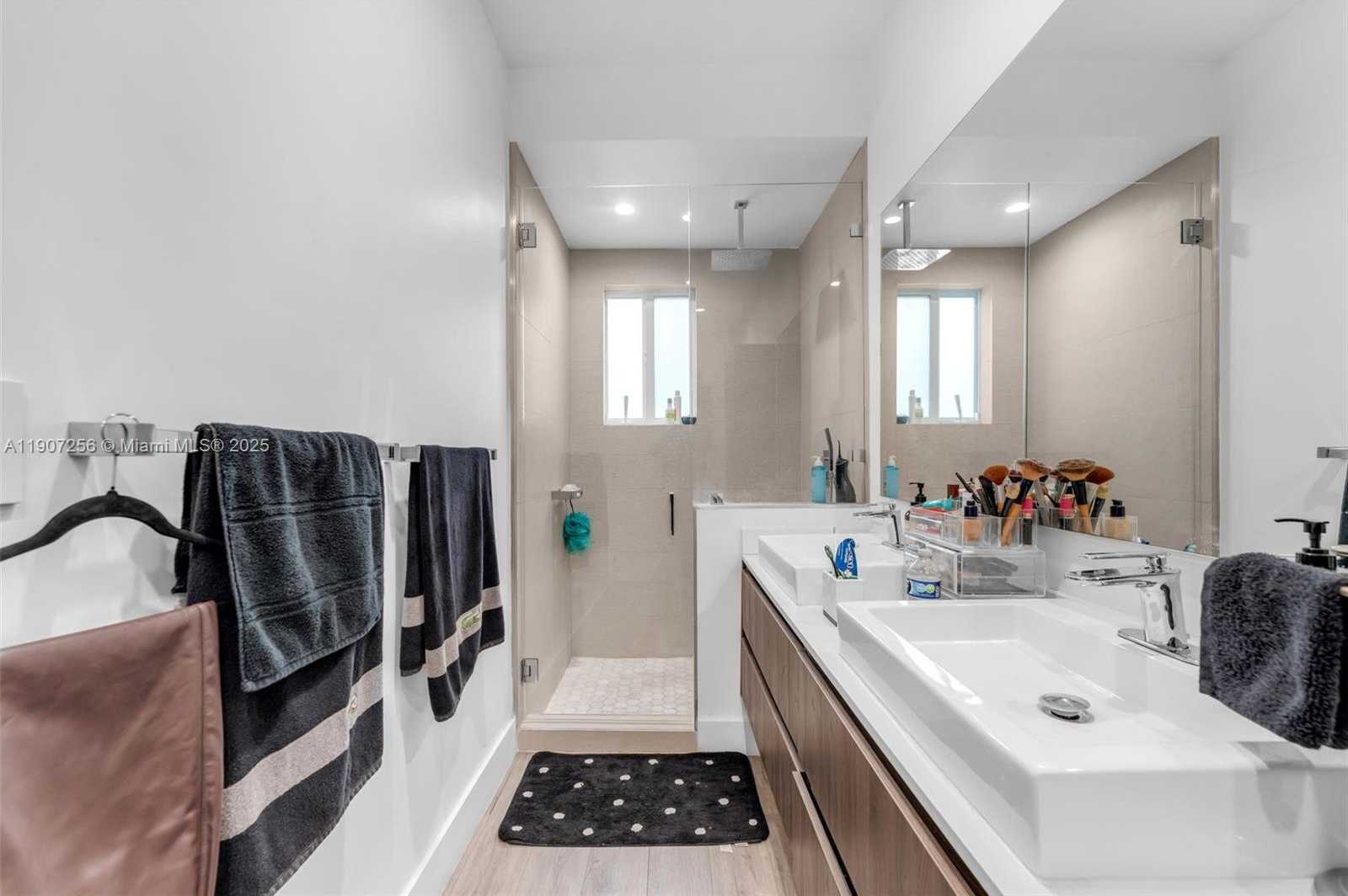 Small Image of 3048 SOUTH WEST 18TH ST #3048, Miami Number 18