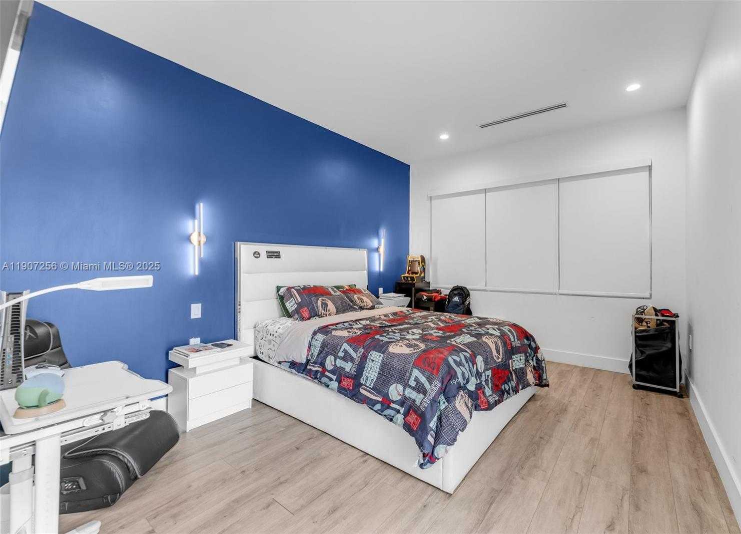 Small Image of 3048 SOUTH WEST 18TH ST #3048, Miami Number 23