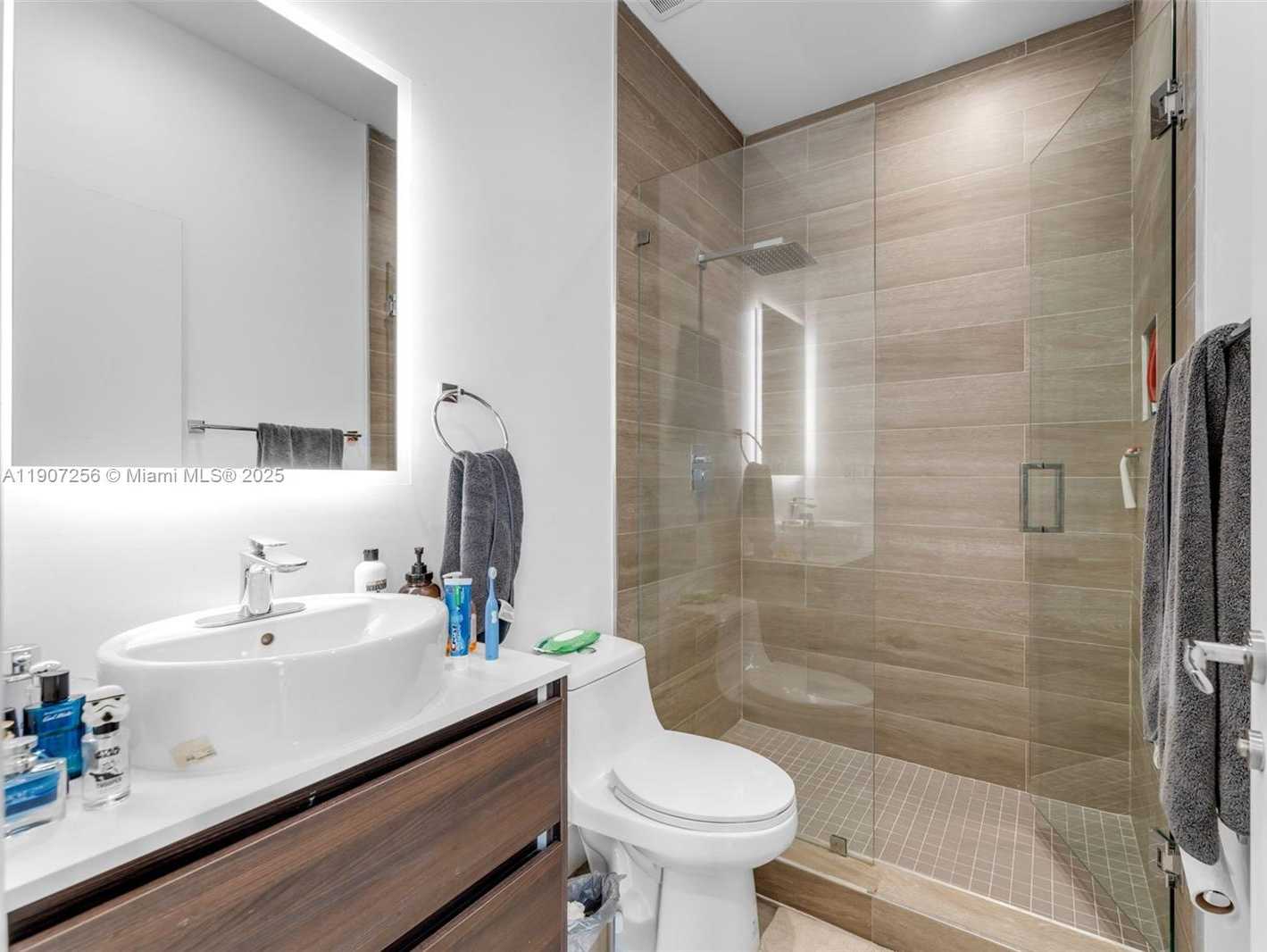 Small Image of 3048 SOUTH WEST 18TH ST #3048, Miami Number 26