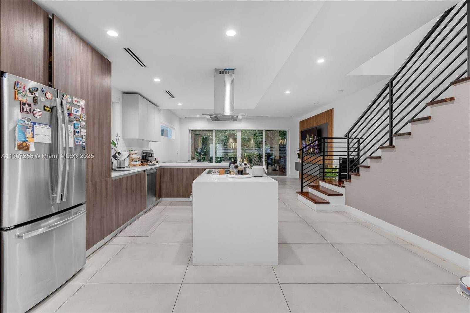 Small Image of 3048 SOUTH WEST 18TH ST #3048, Miami Number 5