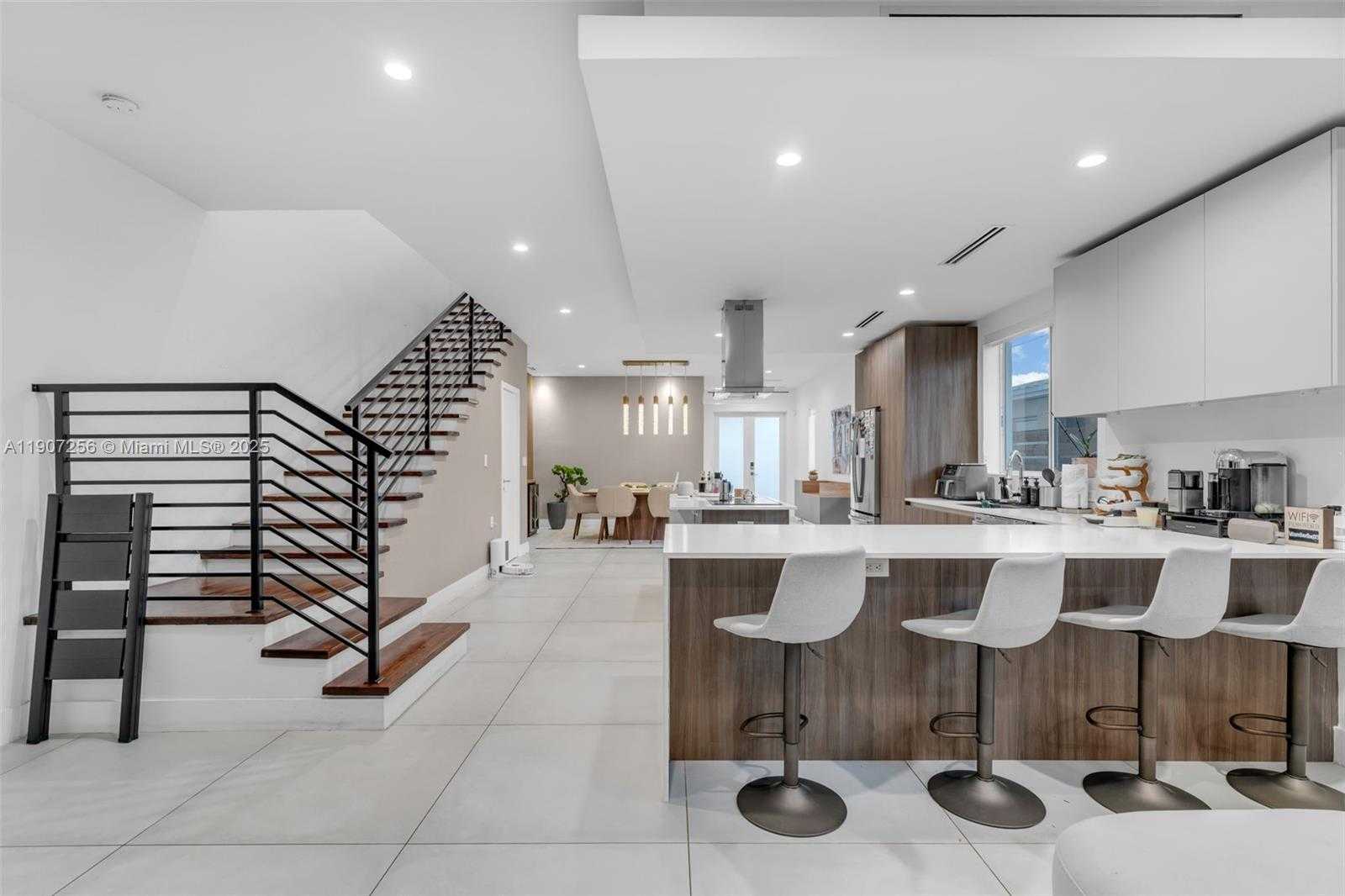 Small Image of 3048 SOUTH WEST 18TH ST #3048, Miami Number 9