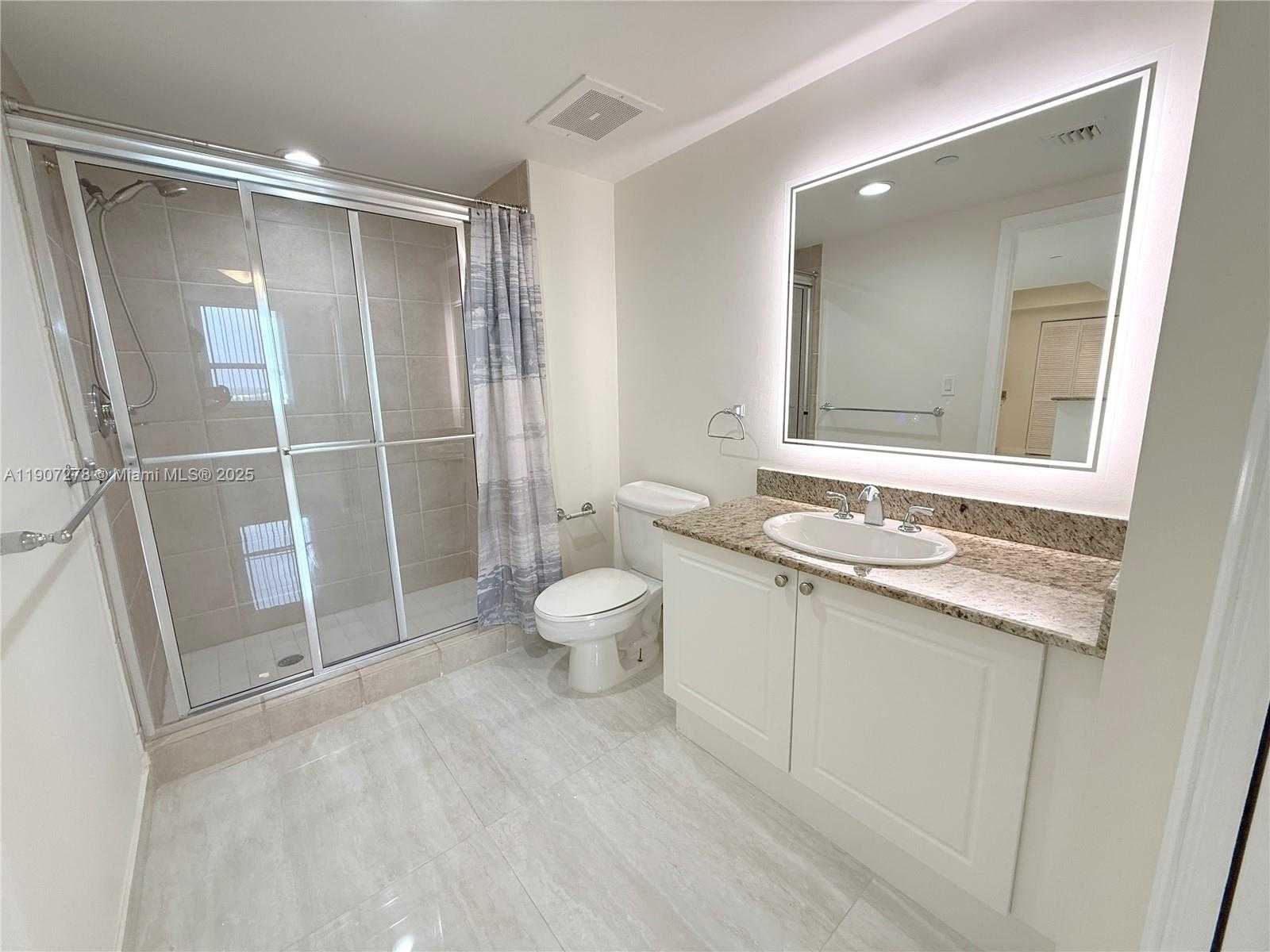 Small Image of 19501 WEST COUNTRY CLUB DR #1410, Aventura Number 4