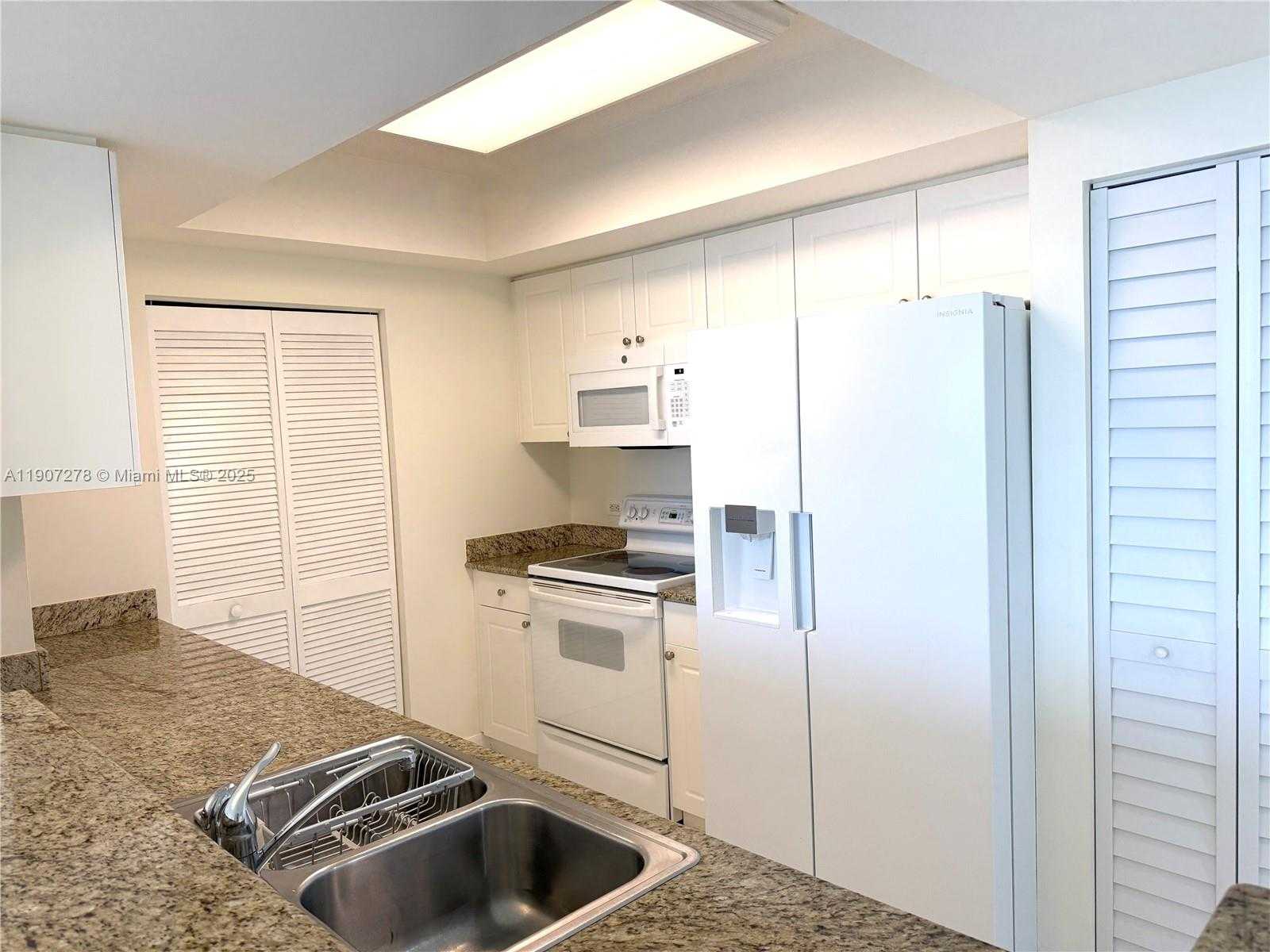 Small Image of 19501 WEST COUNTRY CLUB DR #1410, Aventura Number 8