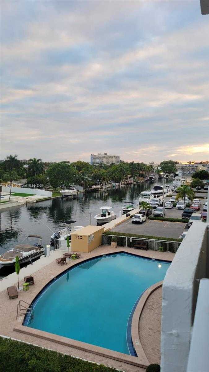 Small Image of 2020 NORTH EAST 135TH ST #409, North Miami Number 17