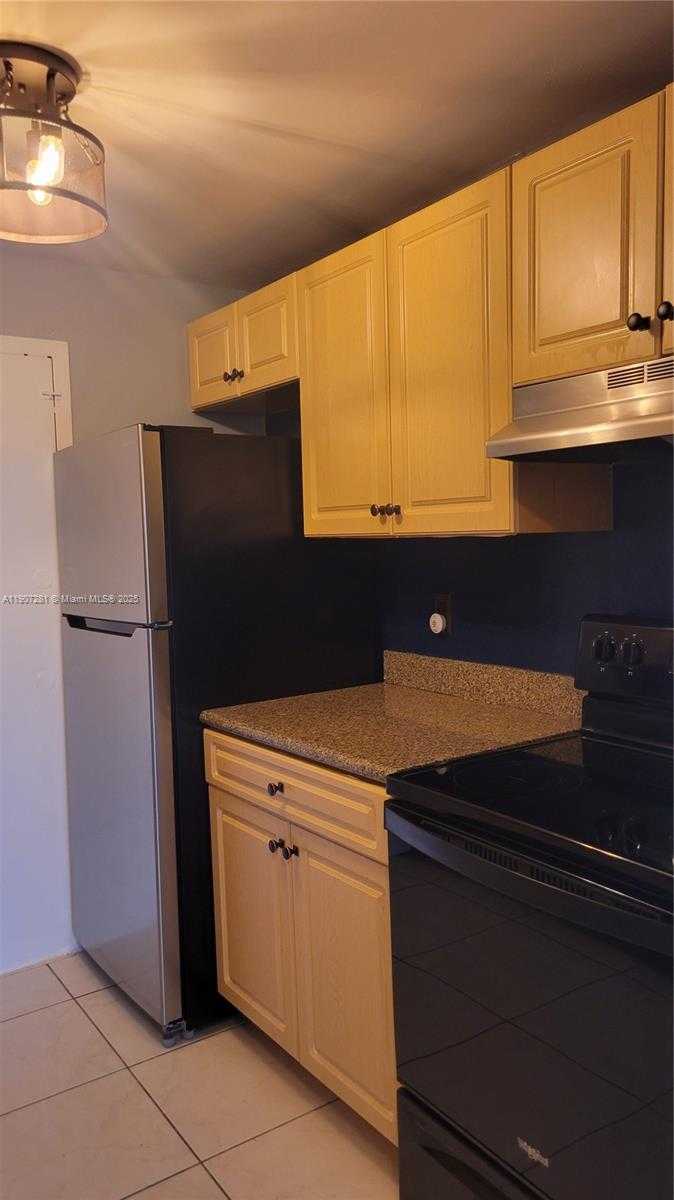 Small Image of 2020 NORTH EAST 135TH ST #409, North Miami Number 5