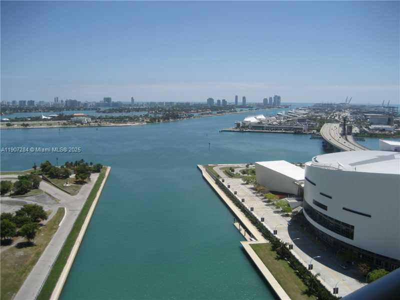 Small Image of 888 BISCAYNE BLVD #3310, Miami Number 1
