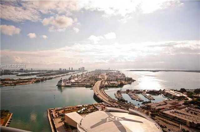 Small Image of 888 BISCAYNE BLVD #3310, Miami Number 7