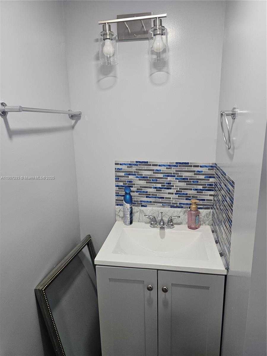 Small Image of 7731 INDIGO ST, Miramar Number 5