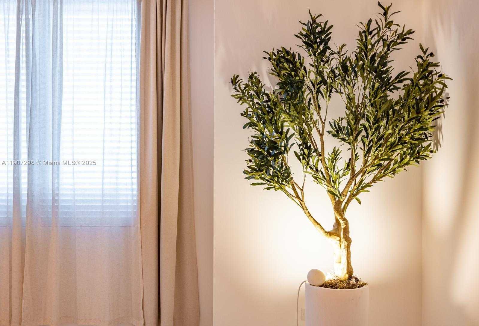 Small Image of 2301 COLLINS AVE #519, Miami Beach Number 14