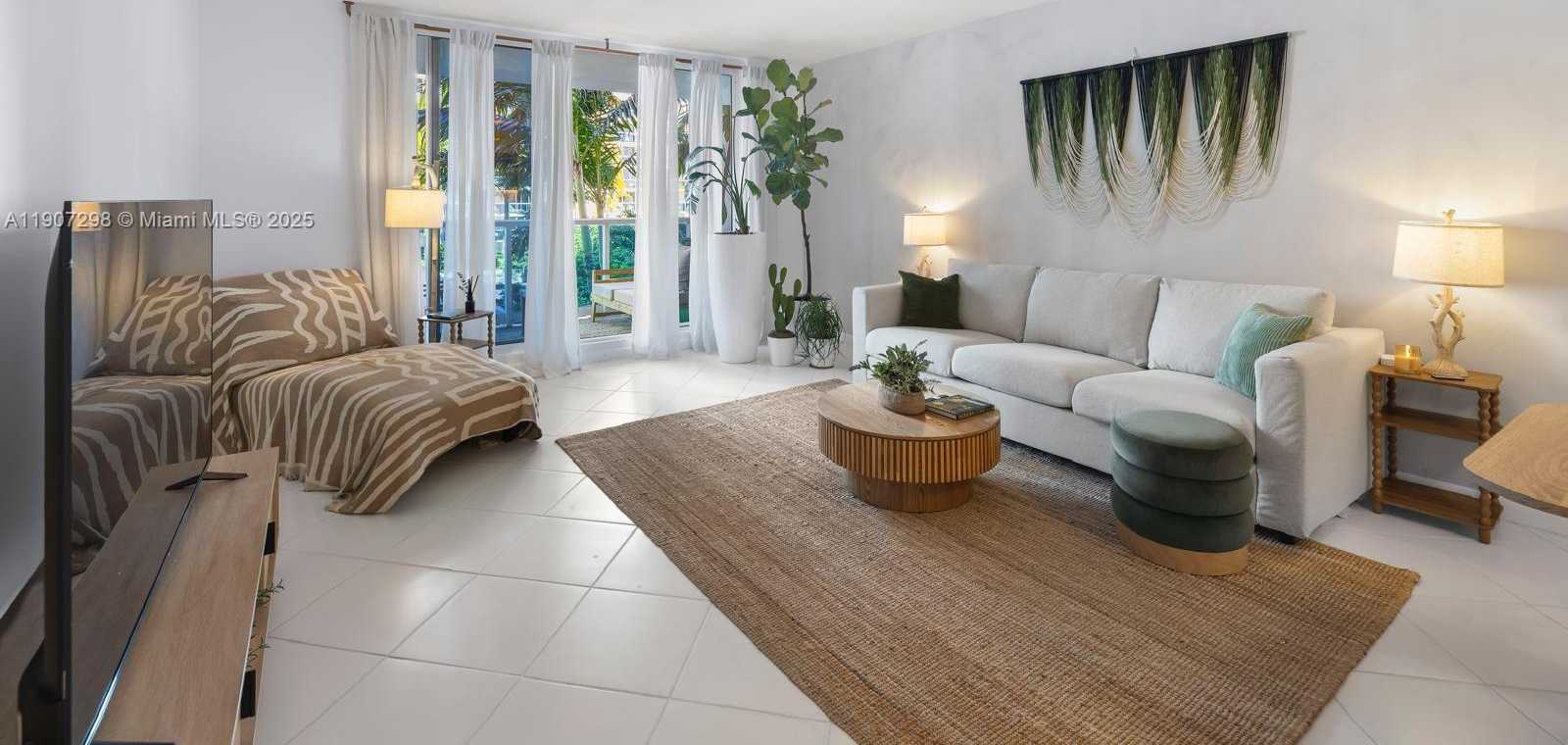 Small Image of 2301 COLLINS AVE #519, Miami Beach Number 2