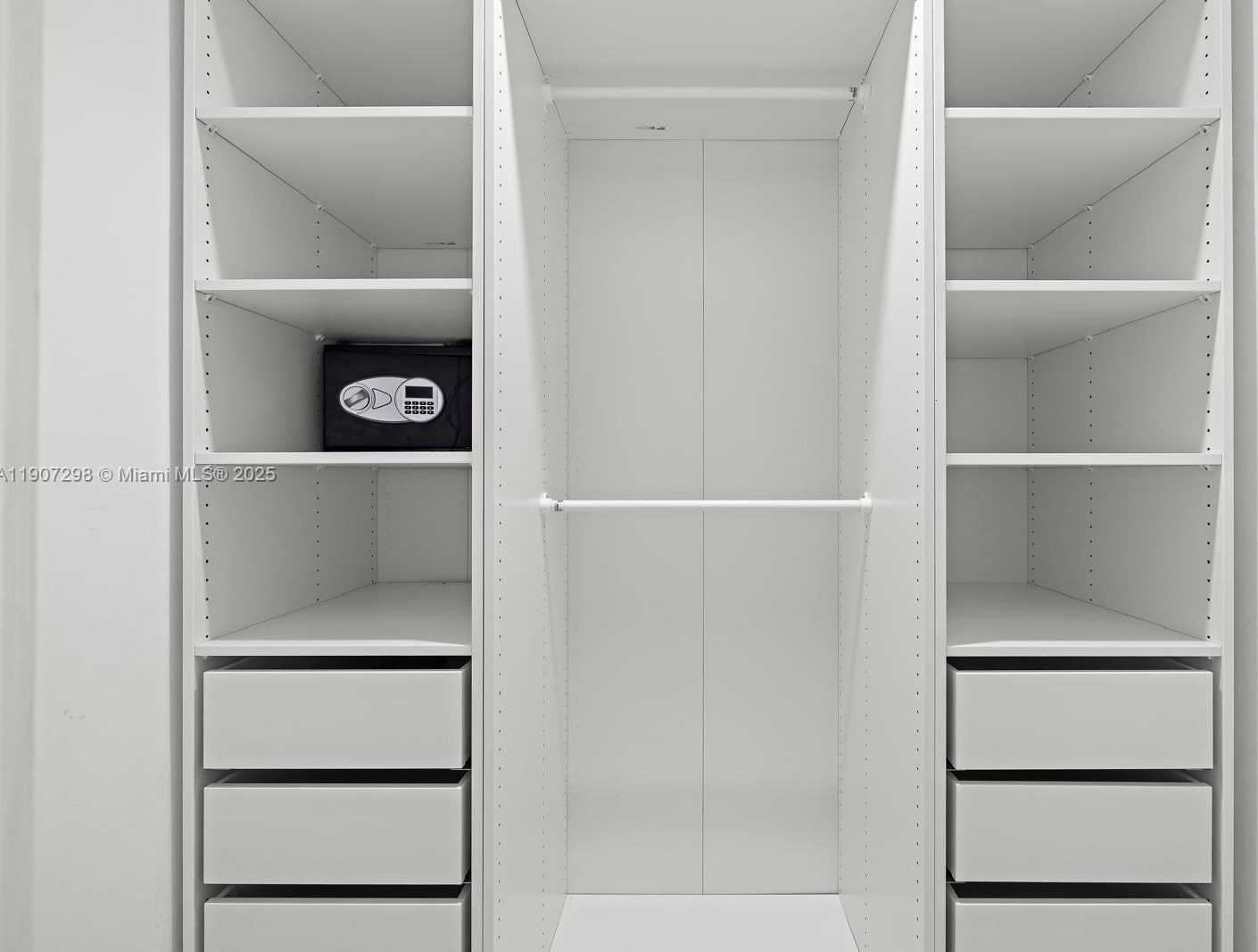 Small Image of 2301 COLLINS AVE #519, Miami Beach Number 22