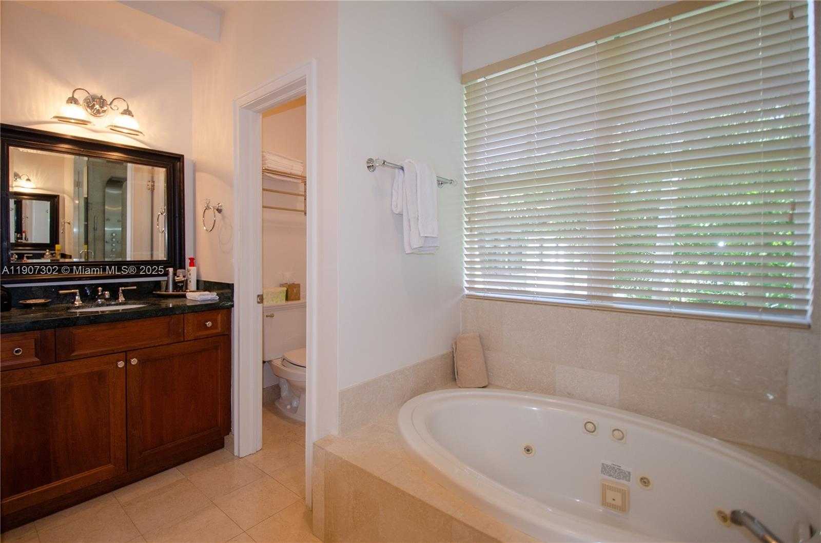 Small Image of 454 ROSARO AVE #454, Coral Gables Number 12