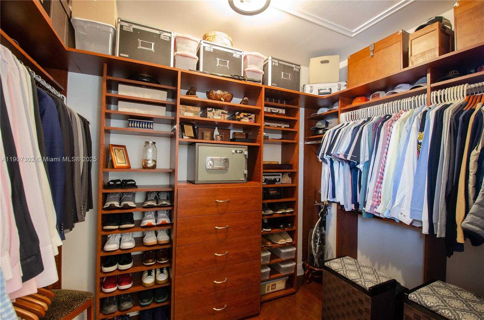 Small Image of 454 ROSARO AVE #454, Coral Gables Number 13