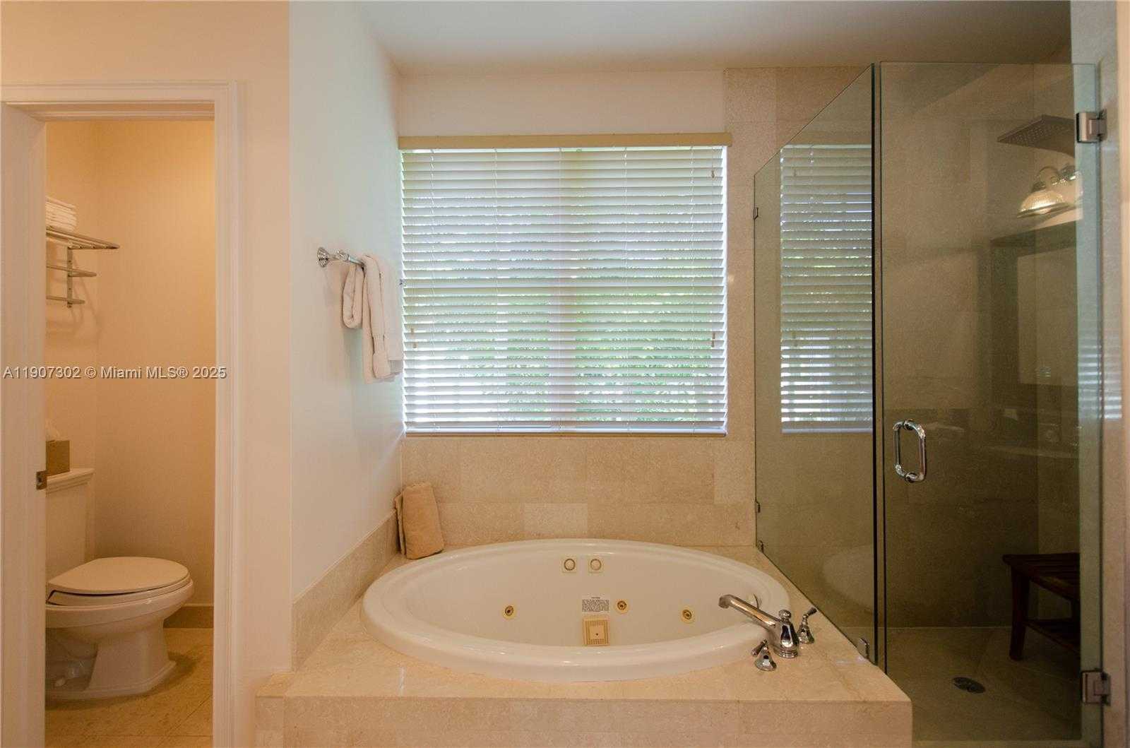 Small Image of 454 ROSARO AVE #454, Coral Gables Number 4