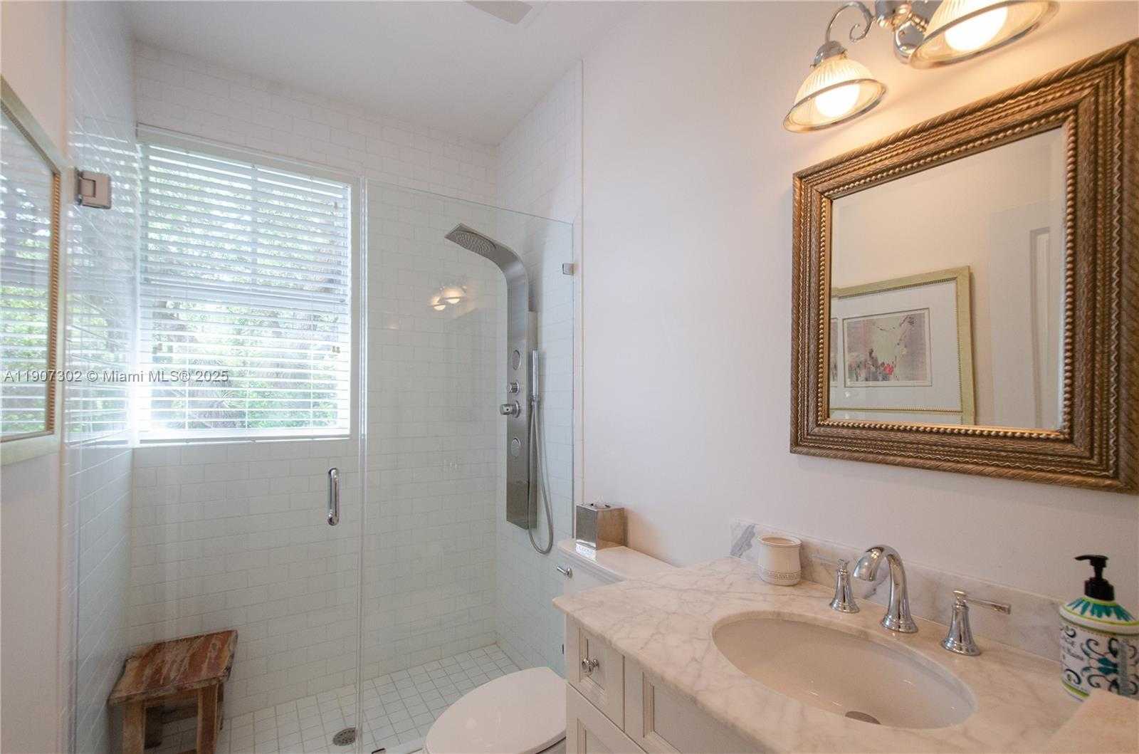 Small Image of 454 ROSARO AVE #454, Coral Gables Number 5