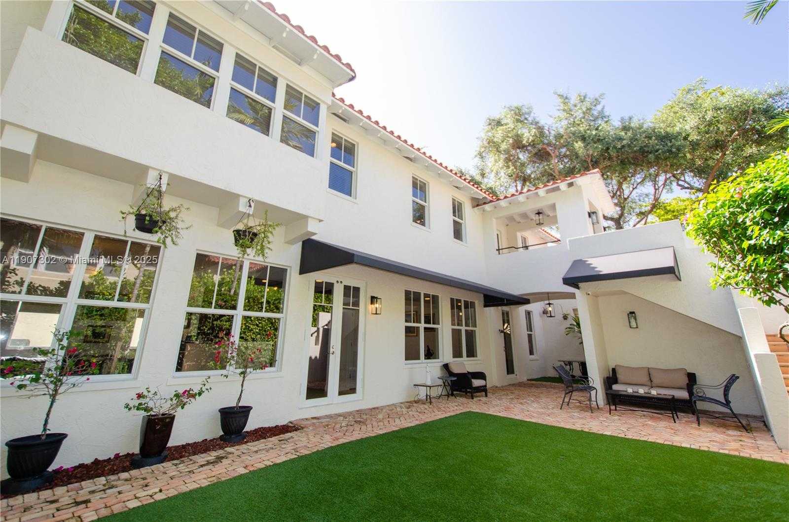 Small Image of 454 ROSARO AVE #454, Coral Gables Number 6