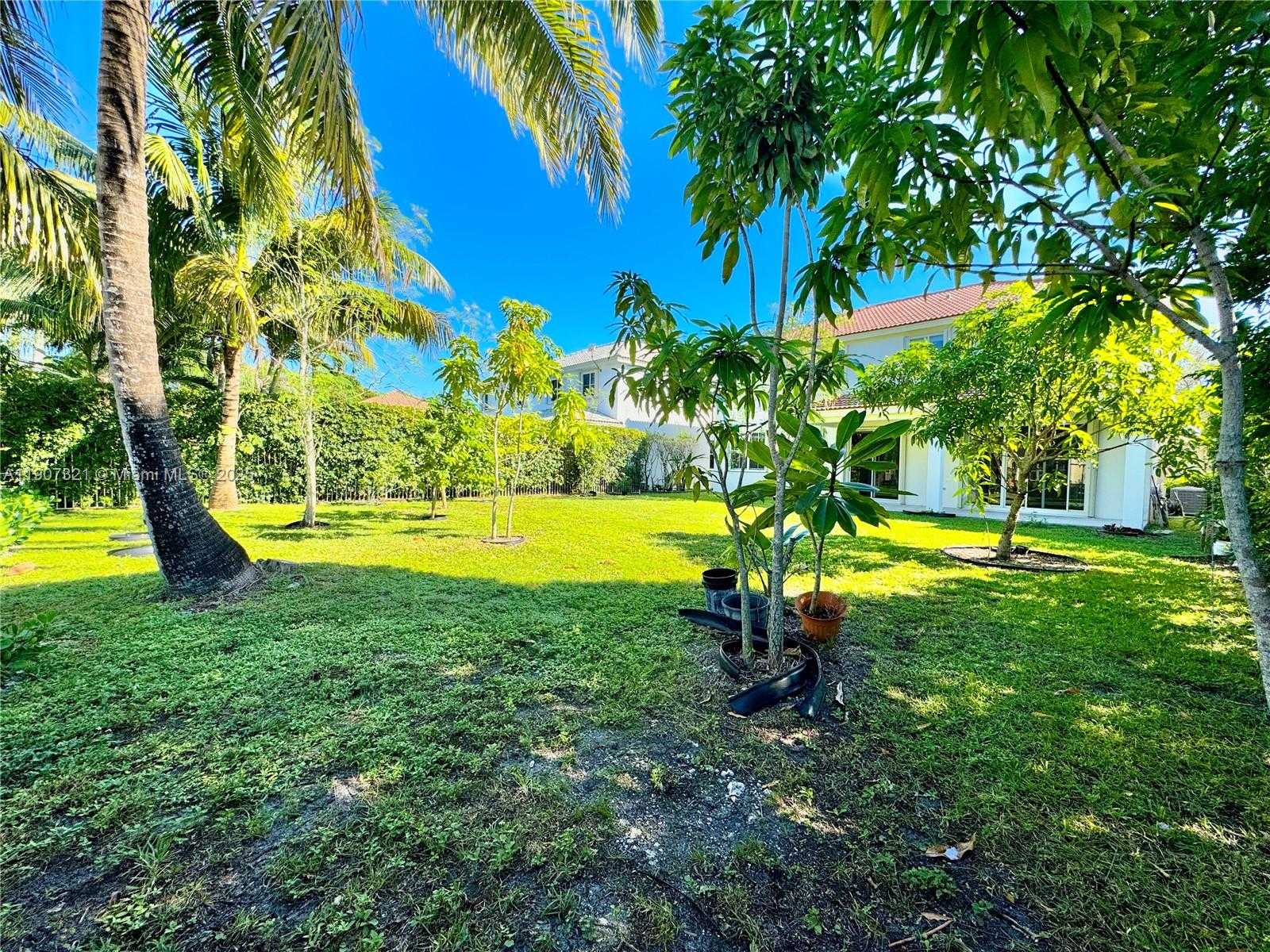 Small Image of 4383 LAUREL RIDGE CIR, Weston Number 29