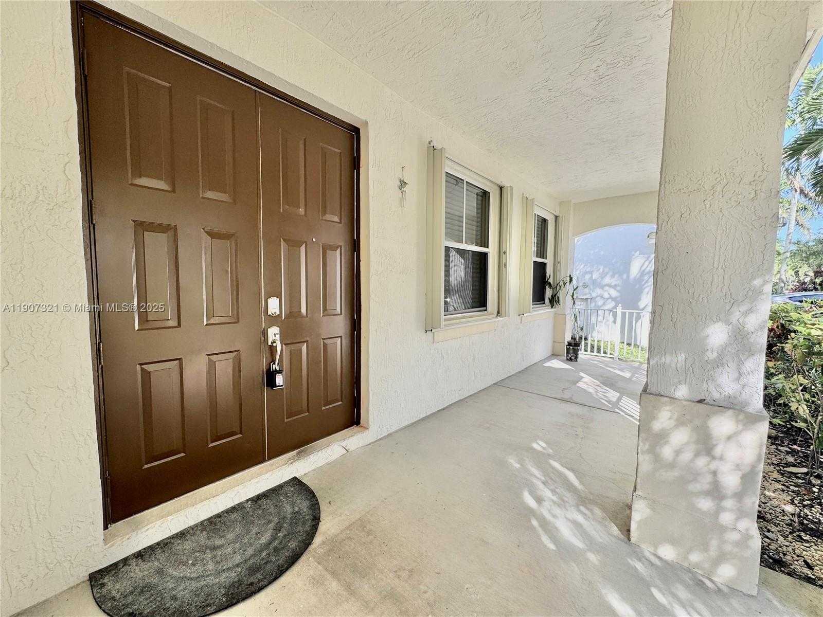 Small Image of 4383 LAUREL RIDGE CIR, Weston Number 32