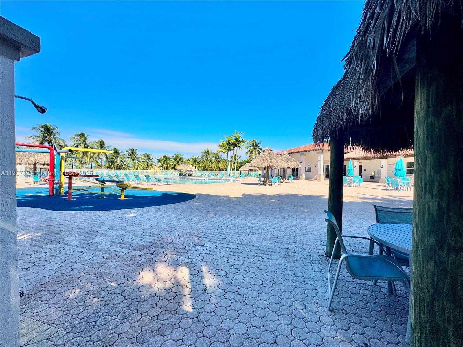 Small Image of 4383 LAUREL RIDGE CIR, Weston Number 37