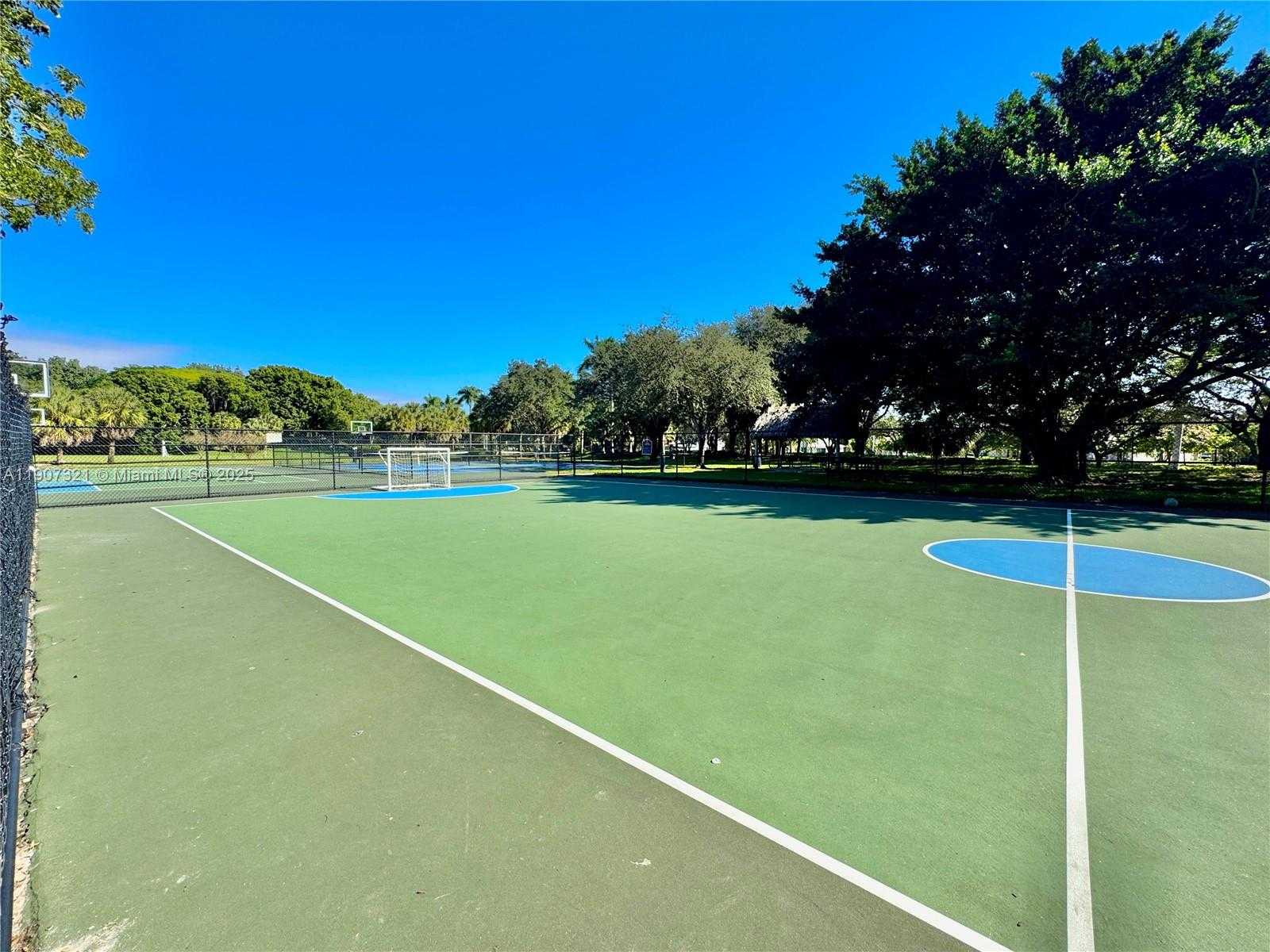 Small Image of 4383 LAUREL RIDGE CIR, Weston Number 38