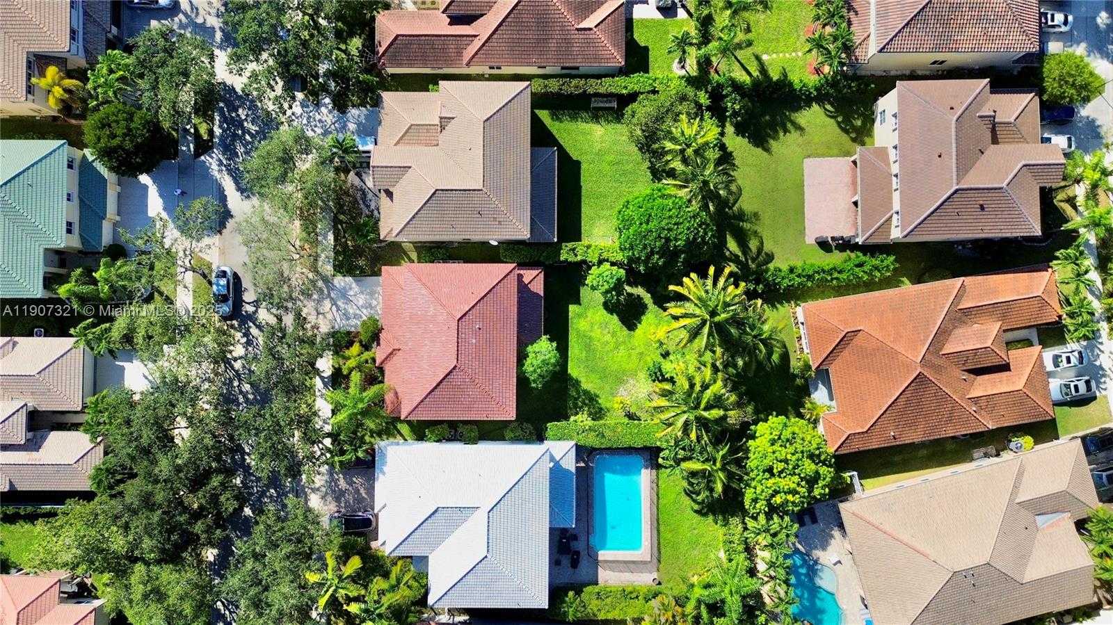 Small Image of 4383 LAUREL RIDGE CIR, Weston Number 41