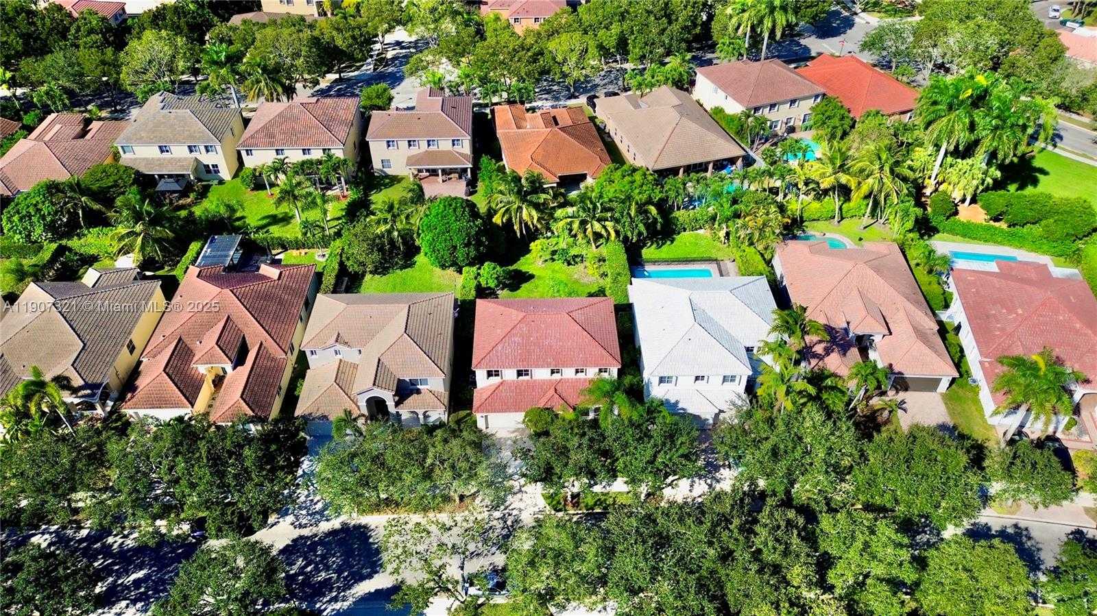 Small Image of 4383 LAUREL RIDGE CIR, Weston Number 44