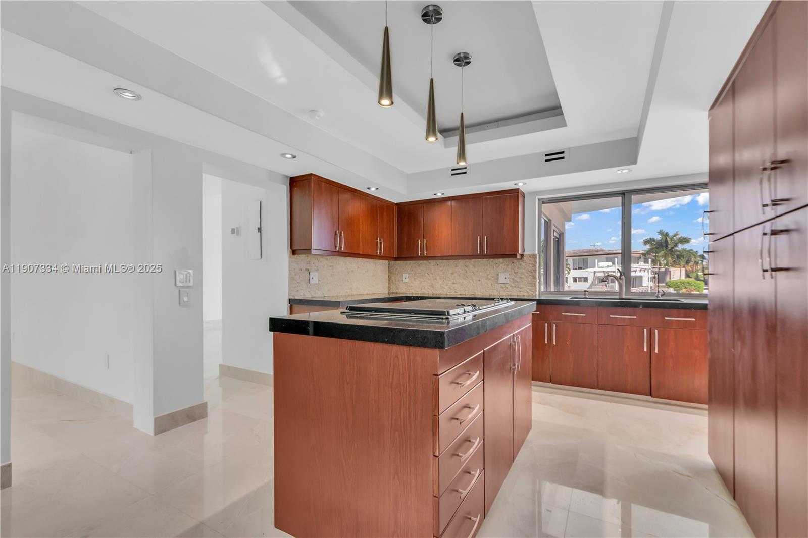 Small Image of 2089 NORTH EAST 121ST RD, North Miami Number 24