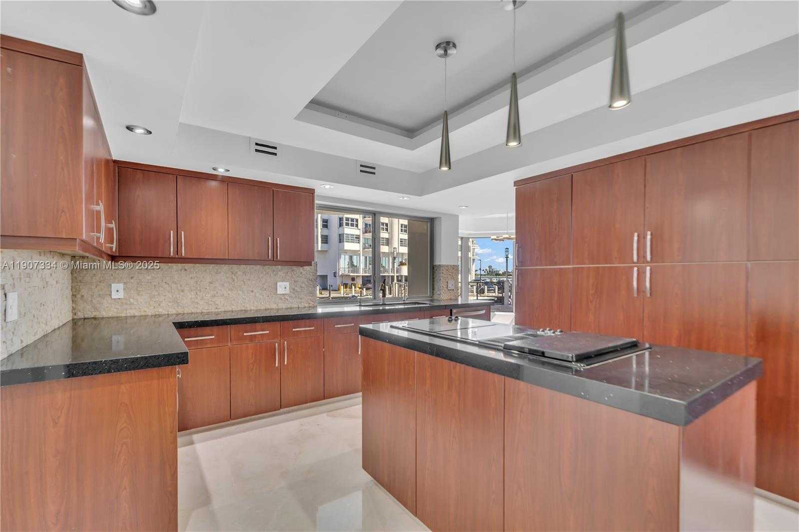 Small Image of 2089 NORTH EAST 121ST RD, North Miami Number 25