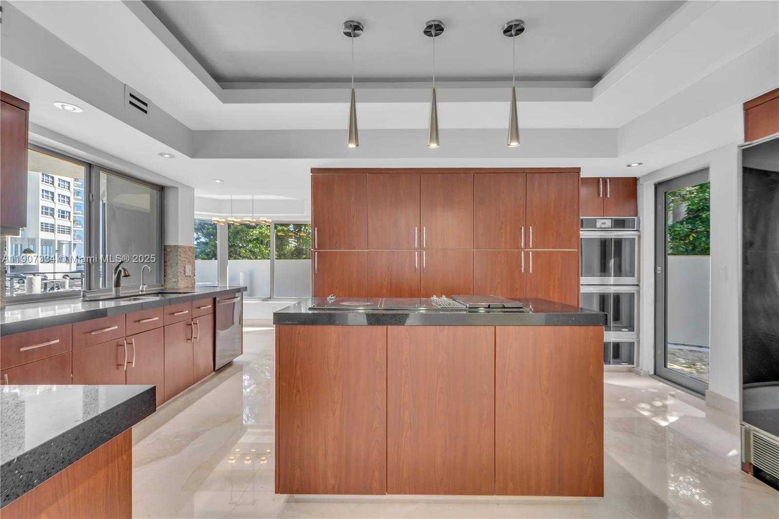 Small Image of 2089 NORTH EAST 121ST RD, North Miami Number 26