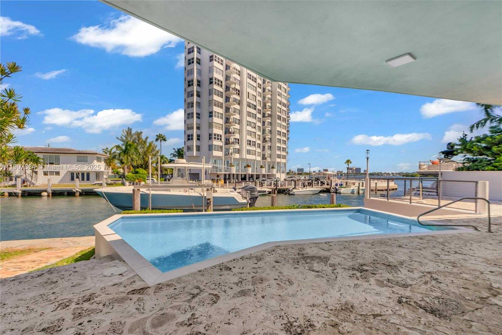 Small Image of 2089 NORTH EAST 121ST RD, North Miami Number 28